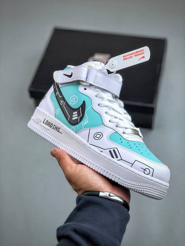 Nike Air Force 1 MID’07 湖水绿配色 官方爆款定制 PS5电玩主题 空军一号中帮休闲板鞋 夜光鞋身 定制皮料 原楦原纸板 纯正空军版型 内