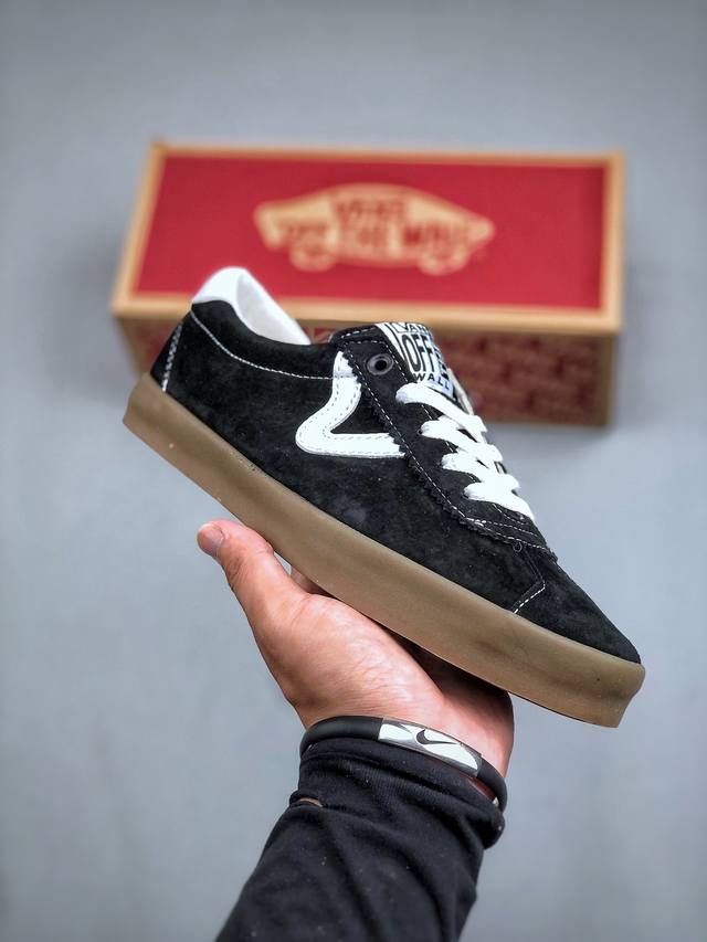 Vans Epoch Sport Style 37 高阶支线 ｖ字头 全麂皮经典复古低帮滑板鞋 该支线继承了Vault OG与安纳海姆复古的气质。鞋身以高档麂皮