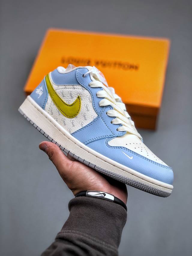 Air Jordan 1 Low AJ1 乔1 斯图西联名-蓝金 高端定制 低帮篮球鞋#定制鞋盒 大厂纯原品质出货 超高清洁度 皮料切割干净无任何毛边 细节完美