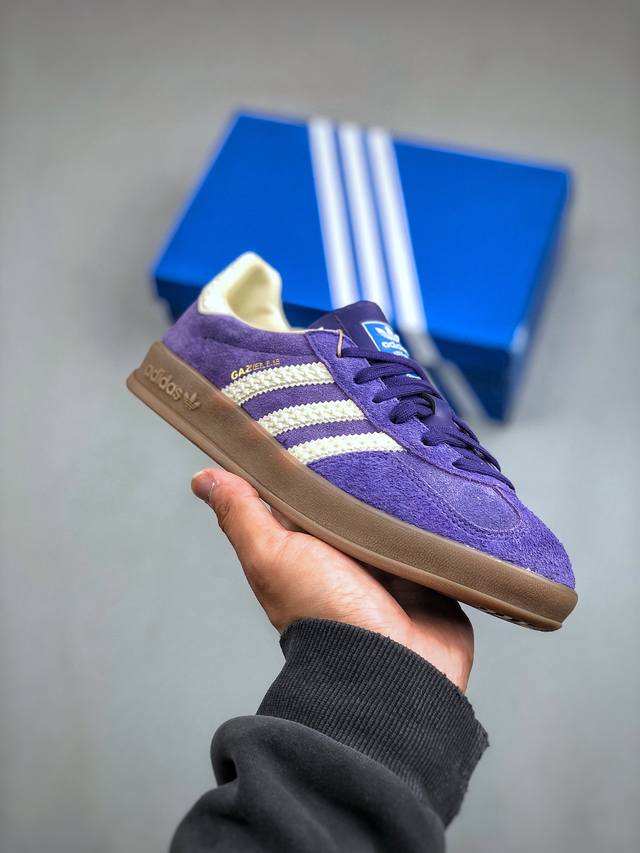 adidas Originals Gazelle INdoor 三叶草休闲防滑耐磨低帮板鞋鞋头出色设计 塑就出众贴合感稳固的后跟贴合足部曲线设计软弹舒适 不易磨