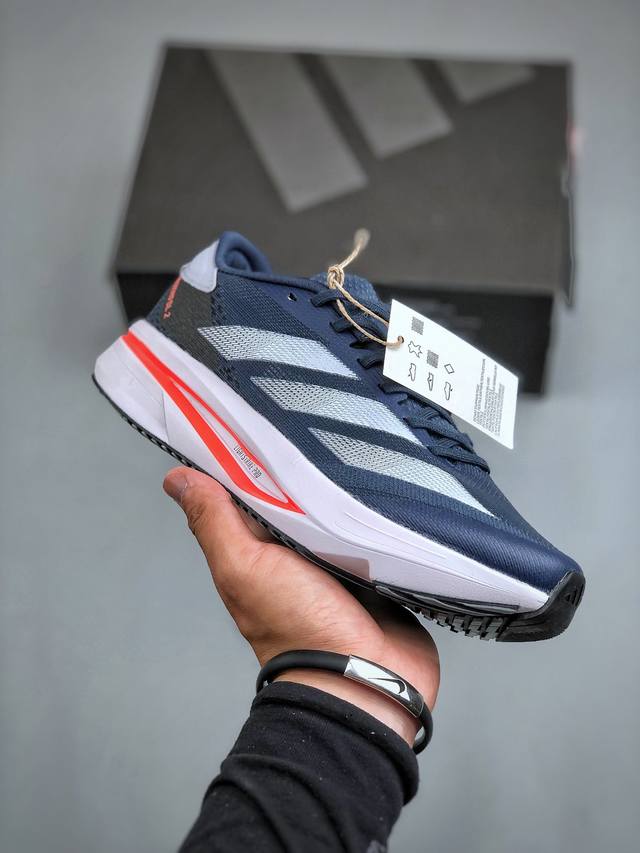 Adidas Adizero SL2 W透气网眼竞速跑鞋冲向目标，一路向前，不断挑战和突破自我。无论是平时训练还是马拉松，让这款adidas跑步鞋伴你畅快开跑。