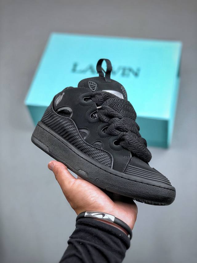 LANVIN CURB 人气单品 LANVIN浪凡三代 最新走秀款CURB系列休闲运动鞋，官网一出热度火爆整个全球，各大网红也疯狂上脚 原版1:1开模重工艺制作