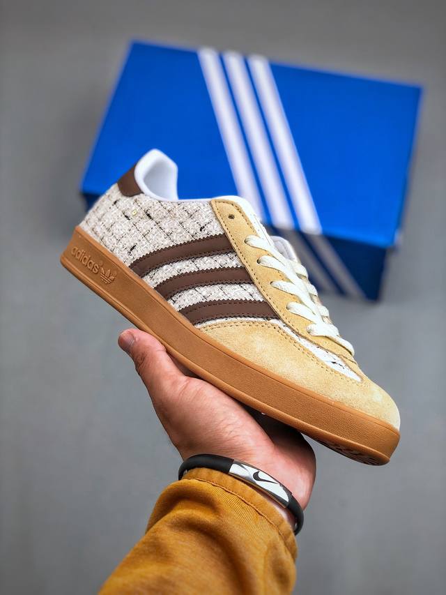 ADIDAS Original Gazelle Indoor Trainers 瞪羚室内鞋系列低帮复古百搭休闲运动德训风板鞋 IG1636 尺码：36-45 半