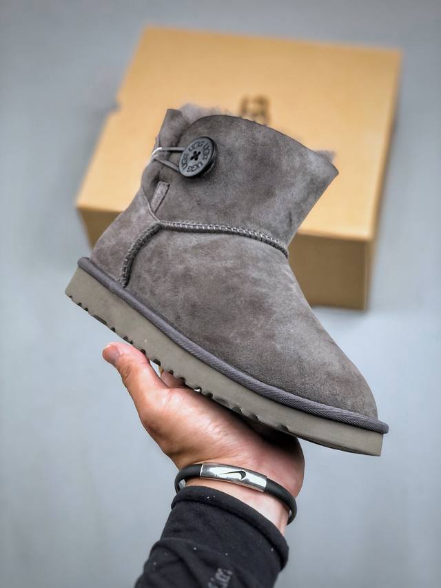 全网最齐 ugg 90个配色 市面顶级版本 UGG Bailey Mini 木扣款 羊皮毛一体雪地靴女款 广州外贸大厂生产 鞋头到鞋垫真羊皮毛一体 独立外盒包装