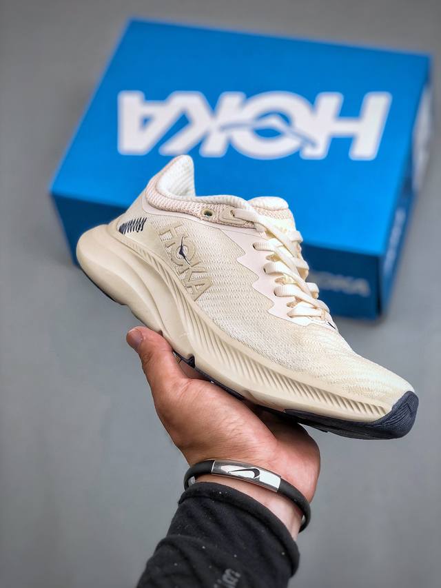 HOKA ONE ONE W SOLIMAR LOW 全新配色 厚底增高运动跑步鞋 户外活动老爹鞋 时尚休闲板鞋 这个品牌来自于新西兰的毛利语，HOKA表示大地