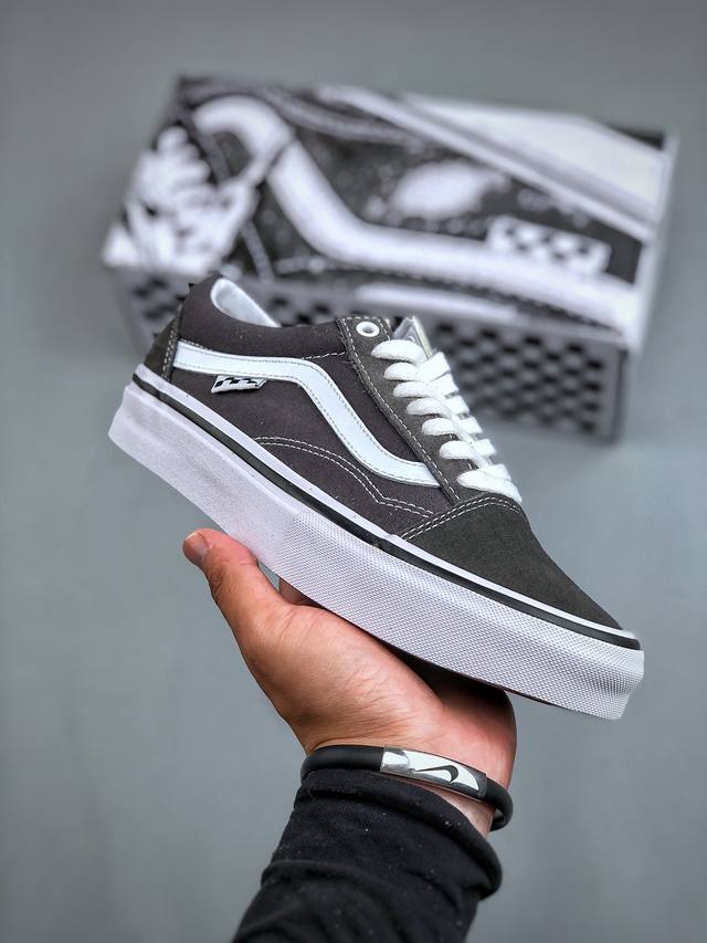 Vans Skate Classics Old Skool 灰白经典 安纳海姆侧边棋盘格男女专业滑板鞋，鞋垫升级采用可弹性材料，可拆换，脚感舒适区别普通鞋垫，高