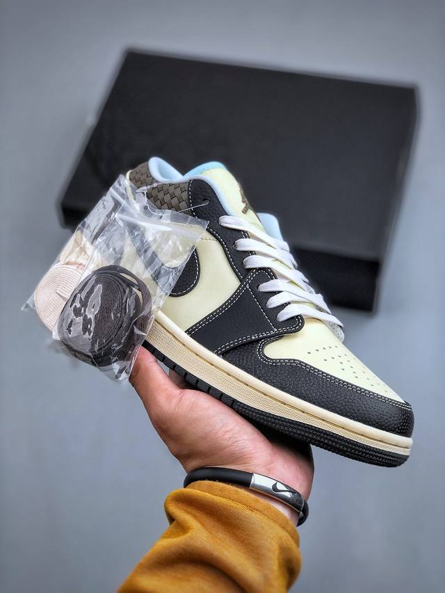 Air Jordan 1 Low ”Coconut Milk Black“ AJ1 乔1海岛风情 低帮文化篮球鞋 #整体鞋面以椰奶白为主，黑色 Swoosh 和