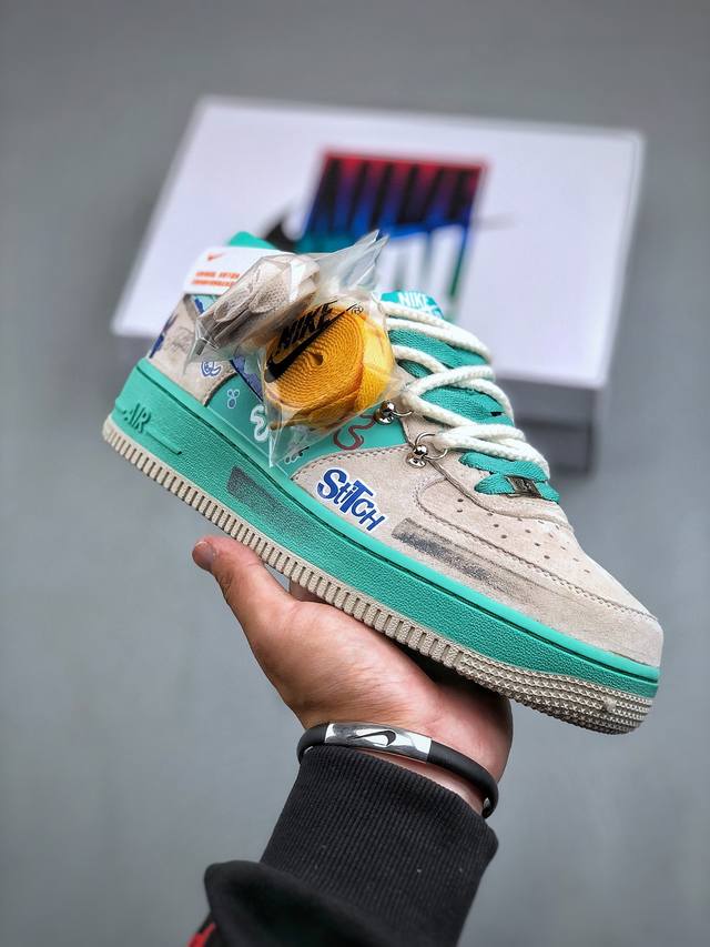 Nike Air Force 1'07 Low x Stitch 史迪仔 空军一号低帮休闲运动绑带板鞋 DZ1328-222 #史迪仔有着蓝紫色的身体，圆滚滚的