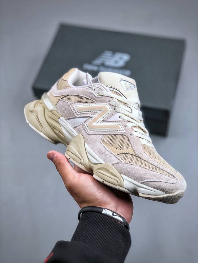 纯原版本 Joe Freshgoods x New Balance NB9060 联名款 复古休闲运动慢跑鞋 鞋款灵感源自设计师本人对夏日的怀日回忆。鞋面大身由