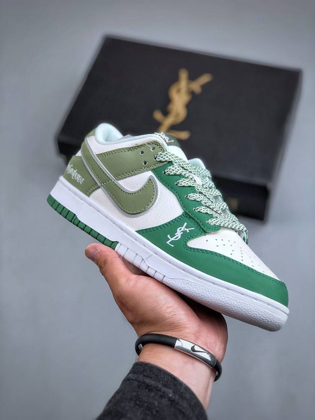 Nike SB Dunk Low 圣罗兰系列-白绿绿勾 周年高端定制 低帮休闲板鞋 #定制鞋盒 大厂纯原品质出货 超高清洁度 皮料切割干净无任何毛边 细节完美