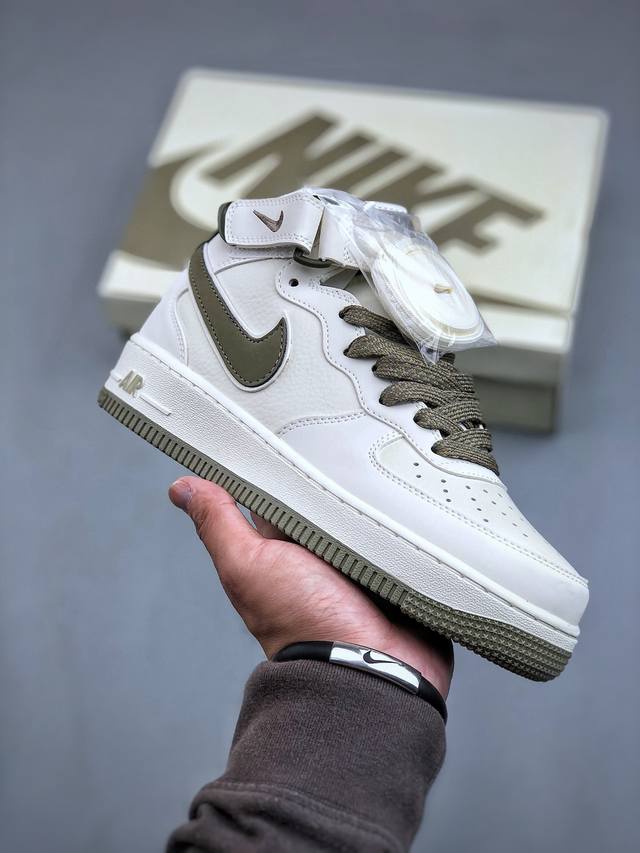 Nike Air Force 1 MID 米绿勾 满天星中帮空军一号休闲板鞋 客供高亮3m反光 定制头成皮料 定制鞋盒 原楦原纸板 纯正版型 内置全掌气垫 货号