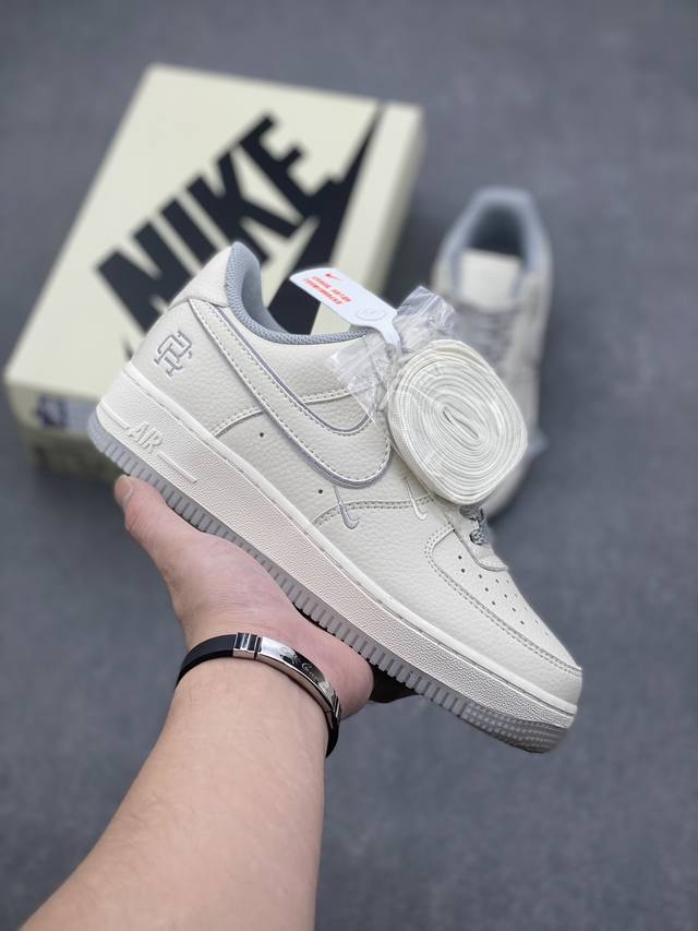 海外限量发售 公司级 卫冕冠军联名款 Reigning Champ x Nike Air Force 1 '07 满天星低帮空军一号休闲板鞋 定制皮料 3M反光