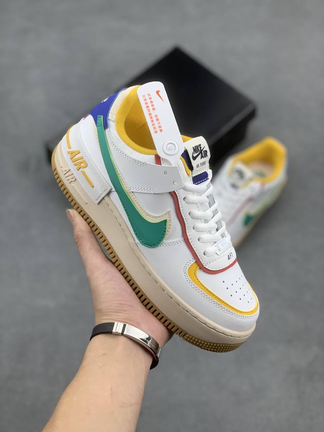 工厂套现 福利特价 原本地 版本 公司级耐克Nike Air Force 1 厚底增高 新配色 马卡龙空军一号时尚休闲低帮板鞋 低帮造型外加鞋帮位置的绑带，尽显