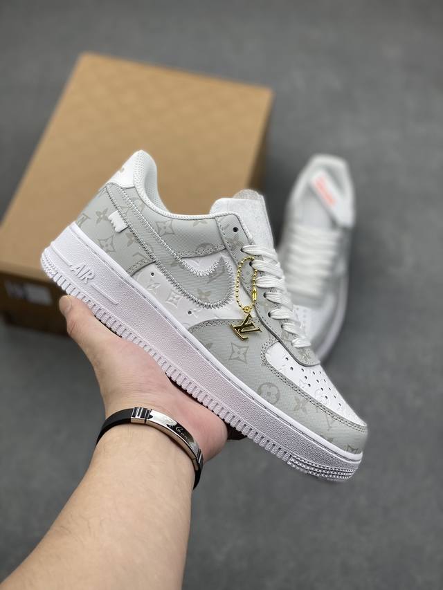 请勿在鞋盒盖章或写字，配件丢失扣钱 Nike Air Force 1 空军一号 LV白灰 官方同步 原装级别 原楦头原纸板 打造纯正空军版型#专注外贸渠道 全掌