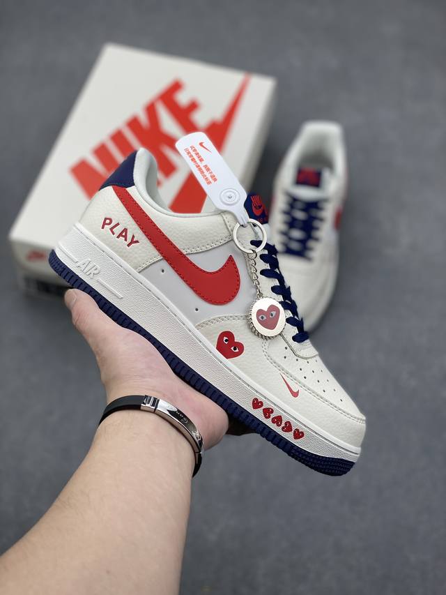 海外限量发售！公司级NIke Air Force 1 '07 Low “川久保玲联名--米白红包”空军一号 低帮 运动鞋 休闲鞋 折边针车 工艺难度大 原楦头原