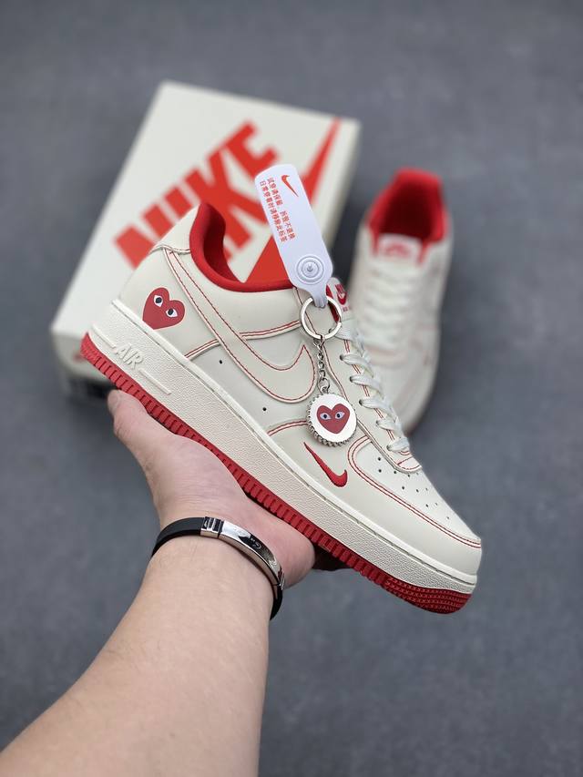 海外限量发售！公司级NIke Air Force 1 '07 Low “川久保玲联名--米白红线”空军一号 低帮 运动鞋 休闲鞋 折边针车 工艺难度大 原楦头原