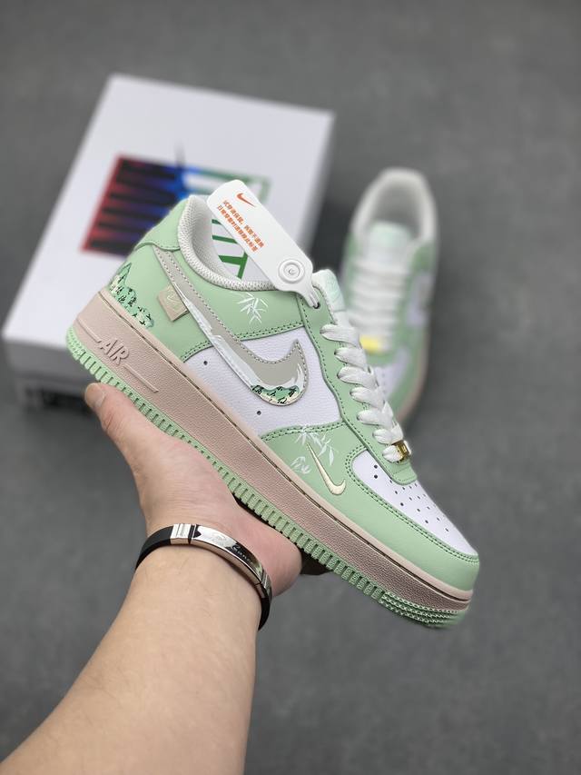 公司级Nike Air Force1 全新配色 #原楦头原纸板 打造纯正空军版型 #专注外贸渠道 全掌内置蜂窝气垫 #原盒配件 原厂中底钢印、拉帮完美 货号：D