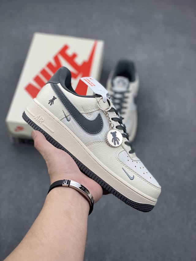 海外限量发售！公司级NIke Air Force 1 '07 Low “李维斯联名 深蓝牛仔”空军一号 低帮 运动鞋 休闲鞋 折边针车 工艺难度大 原楦头原纸板