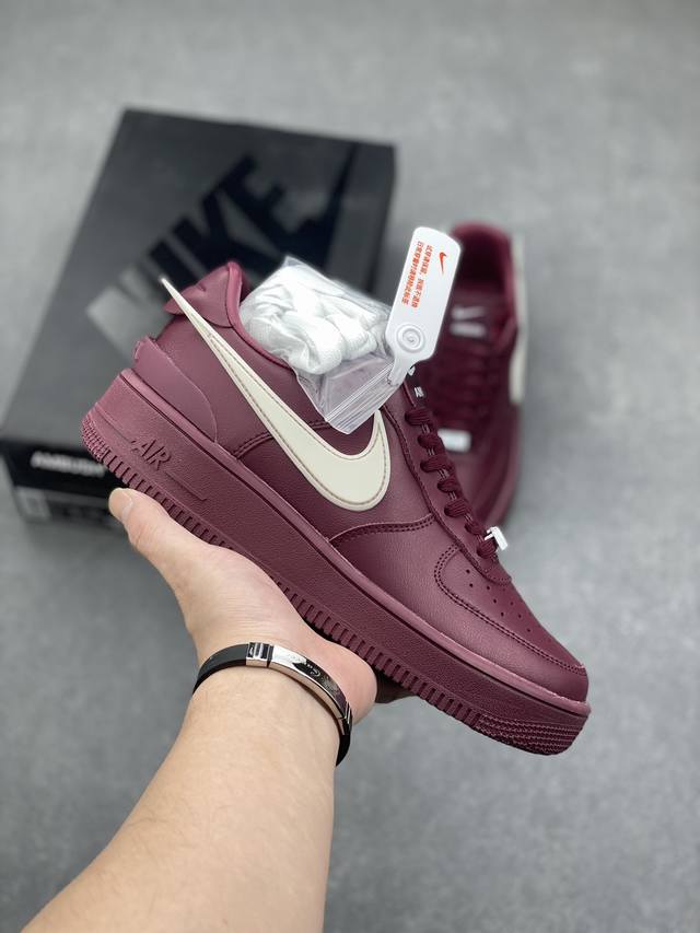 Ambush x Nk Air Force 1'07 Low 联名款 空军一号低帮休闲板鞋 纯原版本 鞋面采用了优质原厂黄油皮革 标志性的 Swoosh 延伸至