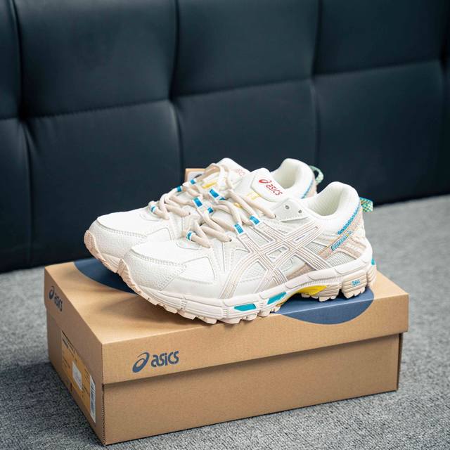 Asics Gel-Kahana 8 亚瑟士经典户外跑鞋如今机能风和户外风吹得正劲 这款Gel-Kahana 8便是主打Urban Outdoor机能越野风格