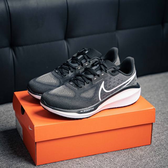 Nike Air Zoom Vomero 17 登月17 2024夏季新款缓震休闲跑鞋 缓震透气公路跑步鞋 货号：FB 9 004 尺码：36 36.5 37.