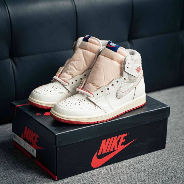 Air Jordan 1 High 乔丹篮球鞋男女潮流板鞋 货号：DB4612 100 尺码：36 36.5 37.5 38 38.5 39 40 40.5 4