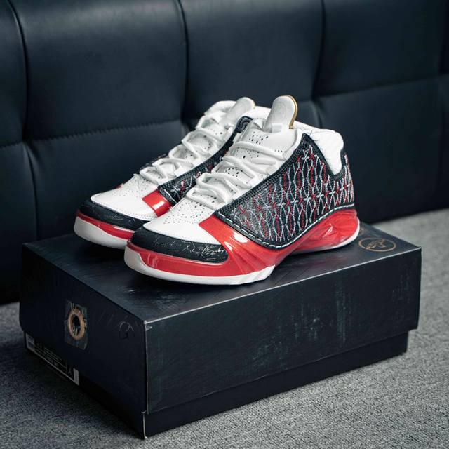 乔丹Air Jordan Courtside 23 迈克尔 乔丹 复古休闲运动文化篮球鞋 货号：318376 061 尺码：40 40.5 41 42 42.5