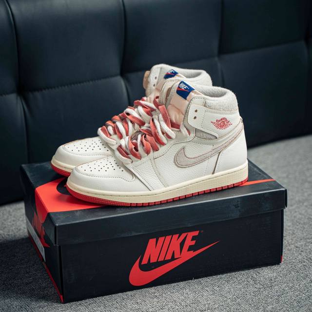 Air Jordan 1 High 乔丹篮球鞋男女潮流板鞋 货号：DB4612 100 尺码：36 36.5 37.5 38 38.5 39 40 40.5 4