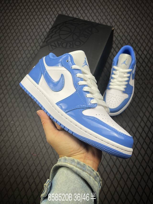 公司级Air Jordan 1 Low 漆皮白蓝 官方同步新色 原装级产物 拒绝公底 立体鞋型 细节完美 高清洁度 购置公司同步原材料 原汁原味 忠于原版 货号