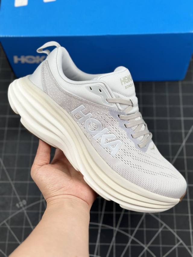 HOKA ONE ONE M BONDI 8 低帮运动休闲跑步鞋 Bondi在本季向前迈出了大胆的一步，采用更柔软、更轻的泡沫和全新，的加长后跟几何形状进行了重