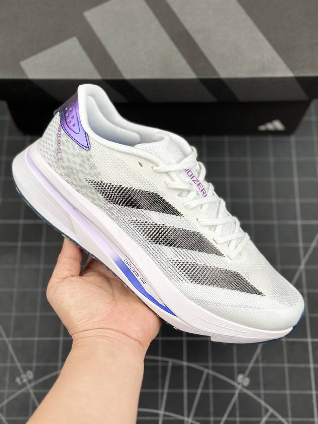 公司级阿迪达斯Adidas Adizero SL2 W透气网眼竞速跑鞋 冲向目标，一路向前，不断挑战和突破自我。无论是平时训练还是马拉松，让这款adidas跑步