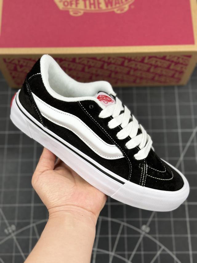 万斯 Vans Knu-Skool 面包鞋 坎普尔 茱利安系列低帮复古硫化休闲运动板鞋 “肥胖版大LOGO要说整个年最为热门的鞋型之一， 面包鞋 绝对值得一提，