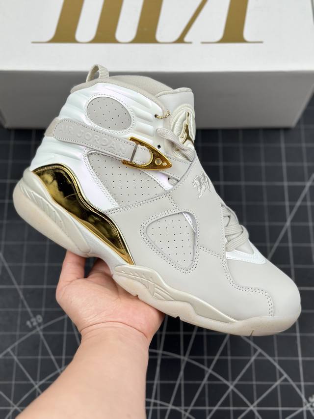 Air Jordan 8 Retro Champagne 高帮 冠军奖杯白金 AJ8 乔丹8代 乔丹篮球鞋系列 三连冠主题降临Air Jordan 8八代鞋型，