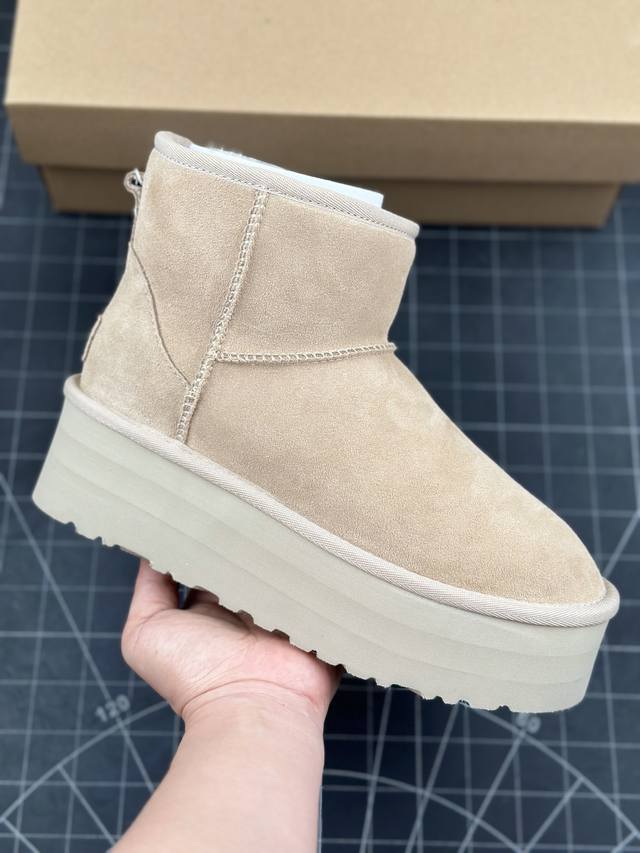 全网最齐 ugg 90个配色 市面顶级版本 UGG 厚底中筒5cm 小红书爆款 广州外贸大厂生产 鞋头到鞋垫真羊皮毛一体 独立外盒包装 芯片 带防水工艺 区别市