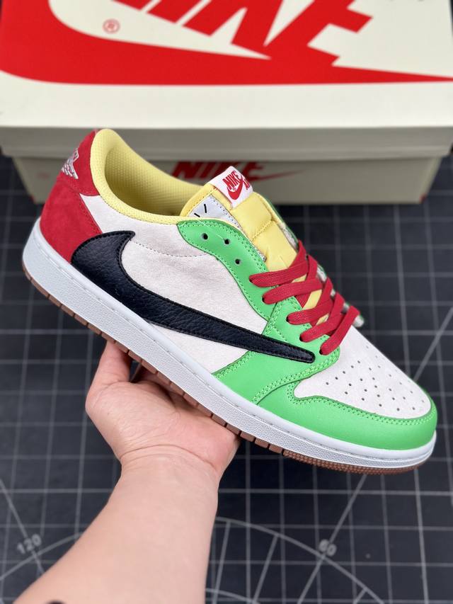 Travis Scott x Air Jordan 1 Low 倒钩联名 低帮复古文化休闲运动板鞋 全鞋采用原装头层皮，用料扎实 精雕细琢鞋型极致还原 飞翼3D