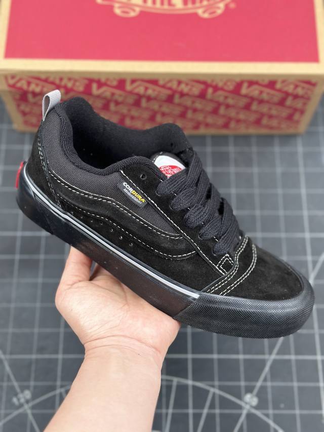 全新 胖版 登场！范斯Vans Vault Knu-Skool VR3 LX Black 坎普尔 茱利安系列低帮复古硫化休闲运动板鞋“麂皮黑肥胖版” 男女鞋硫化