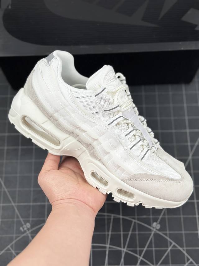 CDG x NIKE Air Max 95 联名复古 潮流百搭 气垫缓震慢跑鞋 Air Max 95就是源于设计师塞吉奥 罗扎诺的构想 Nike Air Max