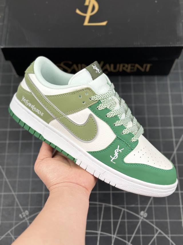 Nk SB Dunk Low 圣罗兰系列-白绿绿勾 周年高端定制 低帮休闲板鞋 #定制鞋盒 大厂纯原品质出货 超高清洁度 皮料切割干净无任何毛边 细节完美 货号