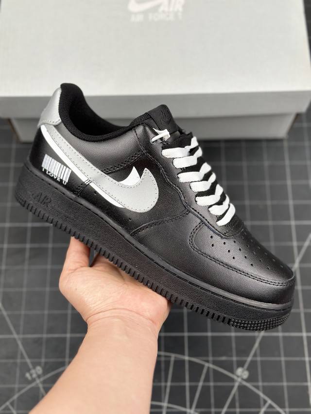 公司级耐克Nike AIR FORCE 1 LOW空军一号低帮百搭休闲运动板鞋 柔软、弹性十足的缓震性能和出色的中底设计，横跨复古与现代的外型结合，造就出风靡全