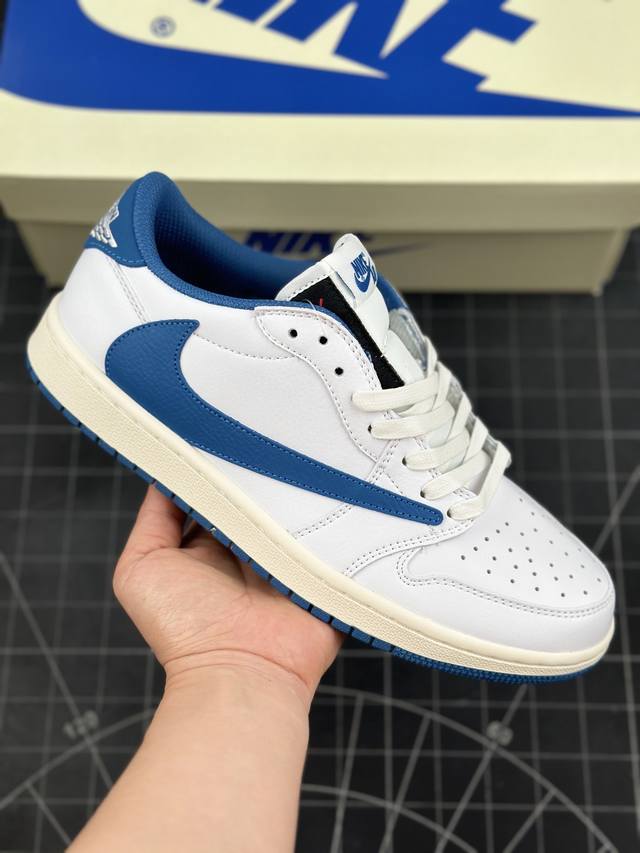 Travis Scott x Air Jordan 1 Low Pale Vanilla低帮 白蓝倒钩联名 AJ1 乔丹1代 乔丹篮球鞋系列 鞋款整体以白碳蓝为