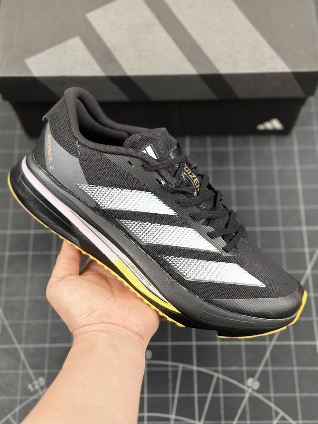 公司级阿迪达斯Adidas Adizero SL2 W透气网眼竞速跑鞋 冲向目标，一路向前，不断挑战和突破自我。无论是平时训练还是马拉松，让这款adidas跑步