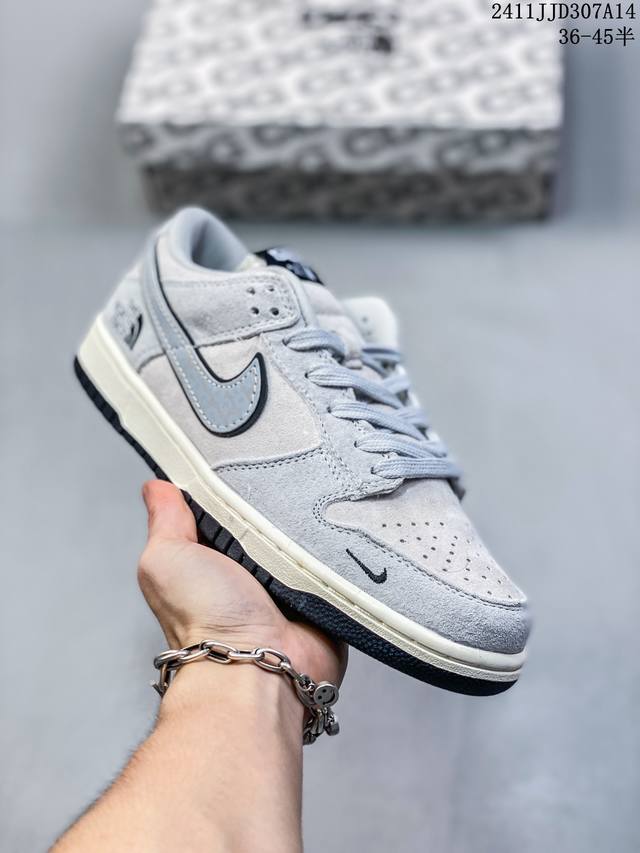 真标带半码耐克nike Sb Zoom Dunk Low 板鞋 系列经典百搭休闲运动板鞋 鞋舌的填充，使舒适性大大提升，同时也更方便穿脱中底部分则加入了脚感柔软