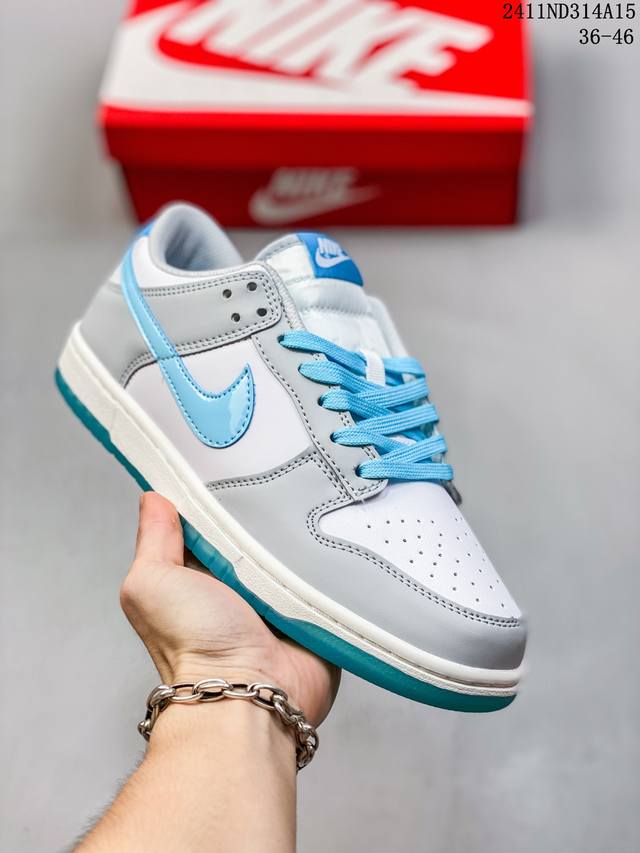 真标带半码耐克nike Sb Zoom Dunk Low 板鞋 系列经典百搭休闲运动板鞋 鞋舌的填充，使舒适性大大提升，同时也更方便穿脱中底部分则加入了脚感柔软