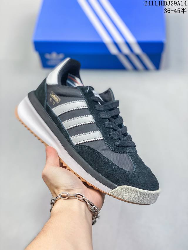 防水版 Adidas 阿迪达斯 男女鞋半码制，采用翻毛皮组合牛津布鞋面材质，内嵌环保海玻璃鞋垫，中底搭载发泡模md缓震物料组合外置耐磨橡胶大底不怕撞鞋又时髦！阿