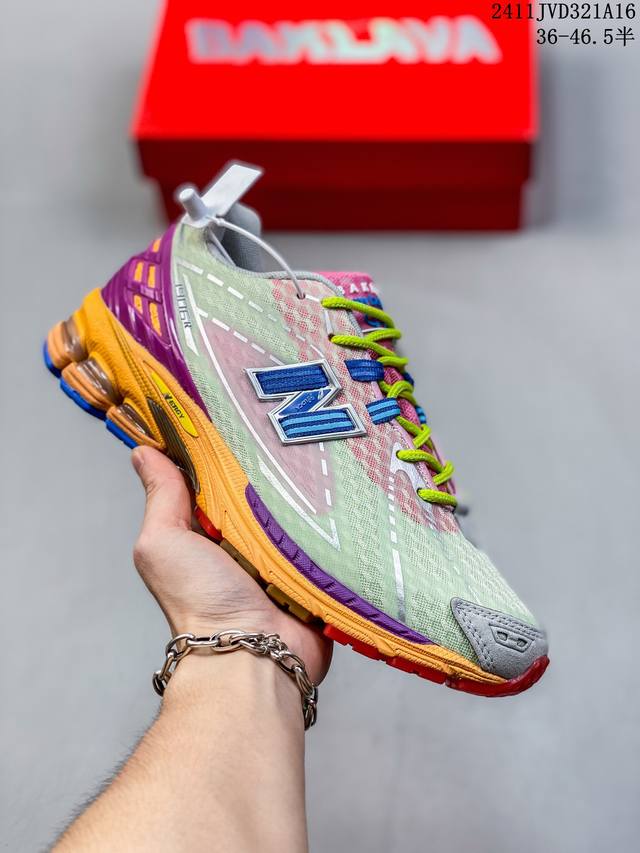 New Balance Nb 6R 6R耐磨百搭耐磨透气低帮跑步鞋 整双鞋子穿起来比较轻盈，网格鞋面透气性非常在线， 6R鞋子后掌使用abzorb专利吸震材质，