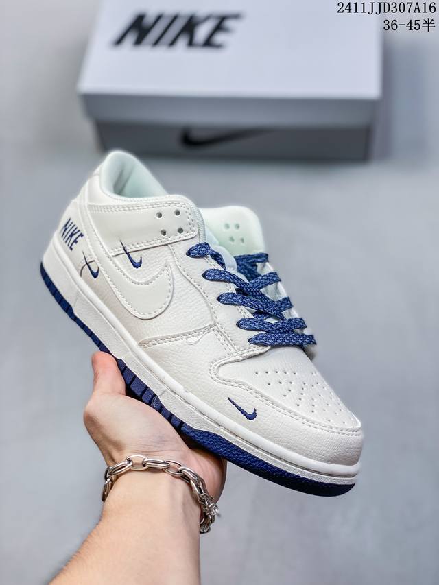 真标带半码耐克nike Sb Zoom Dunk Low 板鞋 系列经典百搭休闲运动板鞋 鞋舌的填充，使舒适性大大提升，同时也更方便穿脱中底部分则加入了脚感柔软