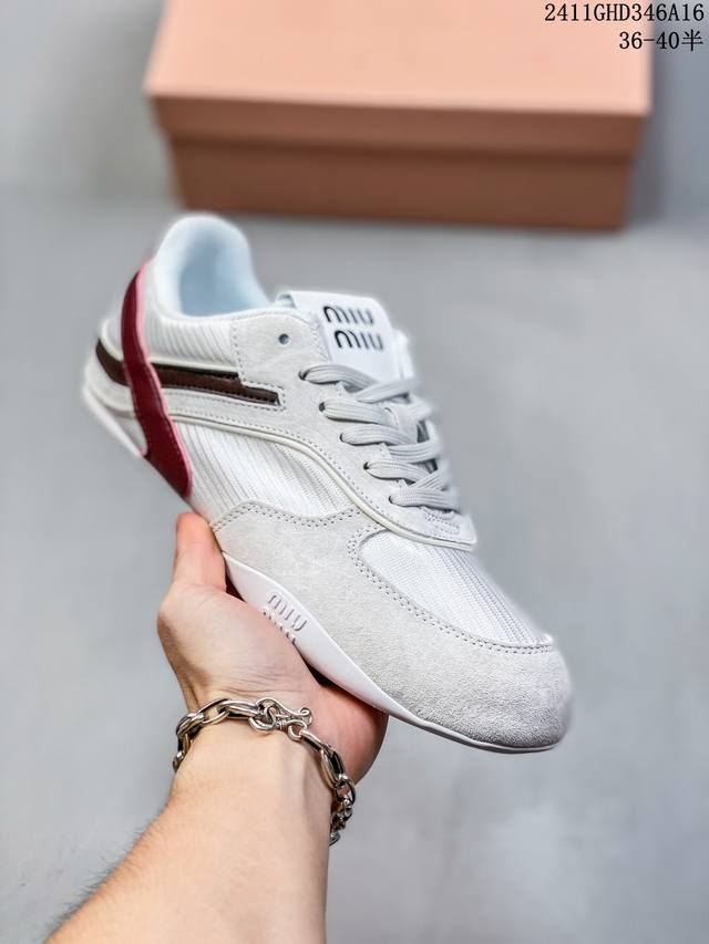 公司级miu Miu X New Balance联名款运动鞋 New Balance 530 学院少女风 公司级版本 联名款只保留了旧版nb530 的流线型与鞋