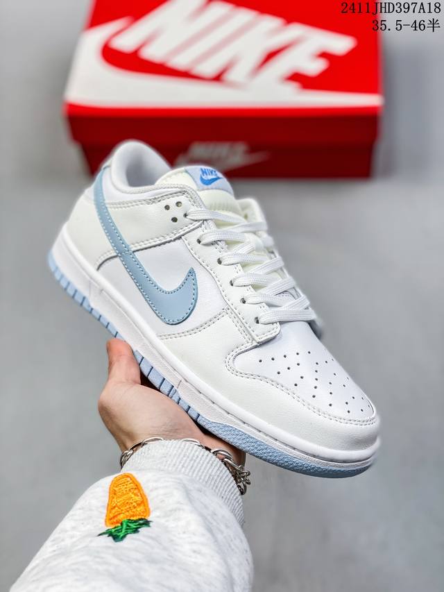 公司级带半码耐克nike Sb Zoom Dunk Low 板鞋 系列经典百搭休闲运动板鞋 鞋舌的填充，使舒适性大大提升，同时也更方便穿脱中底部分则加入了脚感柔