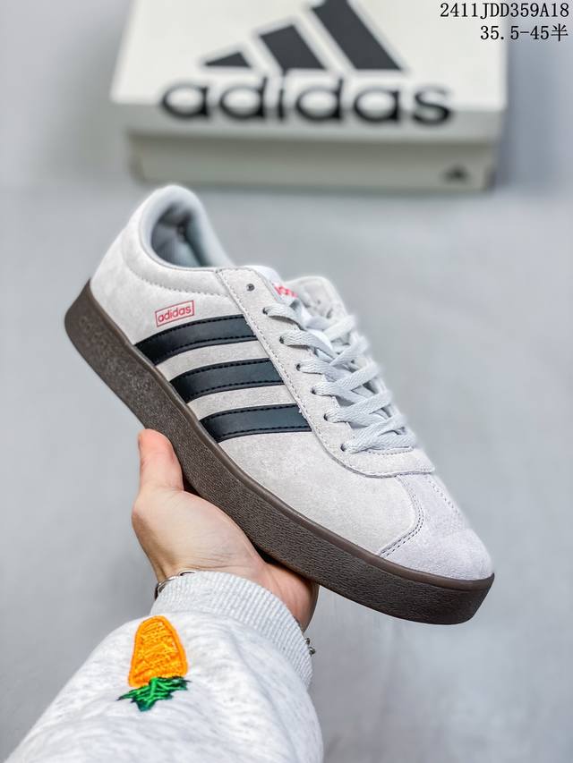 阿迪达斯 Adidas Vl Court Classic Shoes 运动休闲板鞋德训鞋 T头鞋 这款adidas经典运动鞋，以经典造型塑就百搭风格。灵感源自a