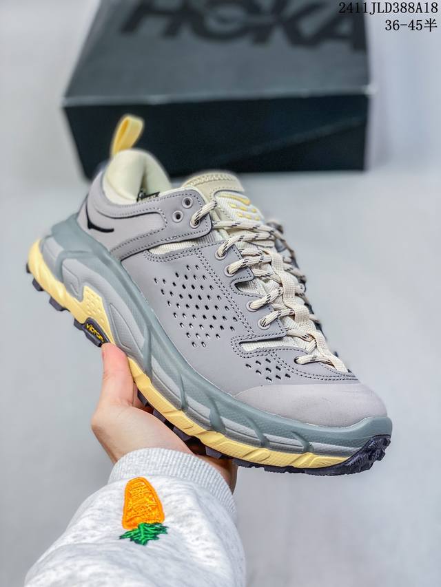 公司级小红书推荐hoka U Tor Ultra Lo 全新配色 这个品牌来自于新西兰的毛利语，Hoka表示大地，One One表示飞越，连起来就是飞越地平线，